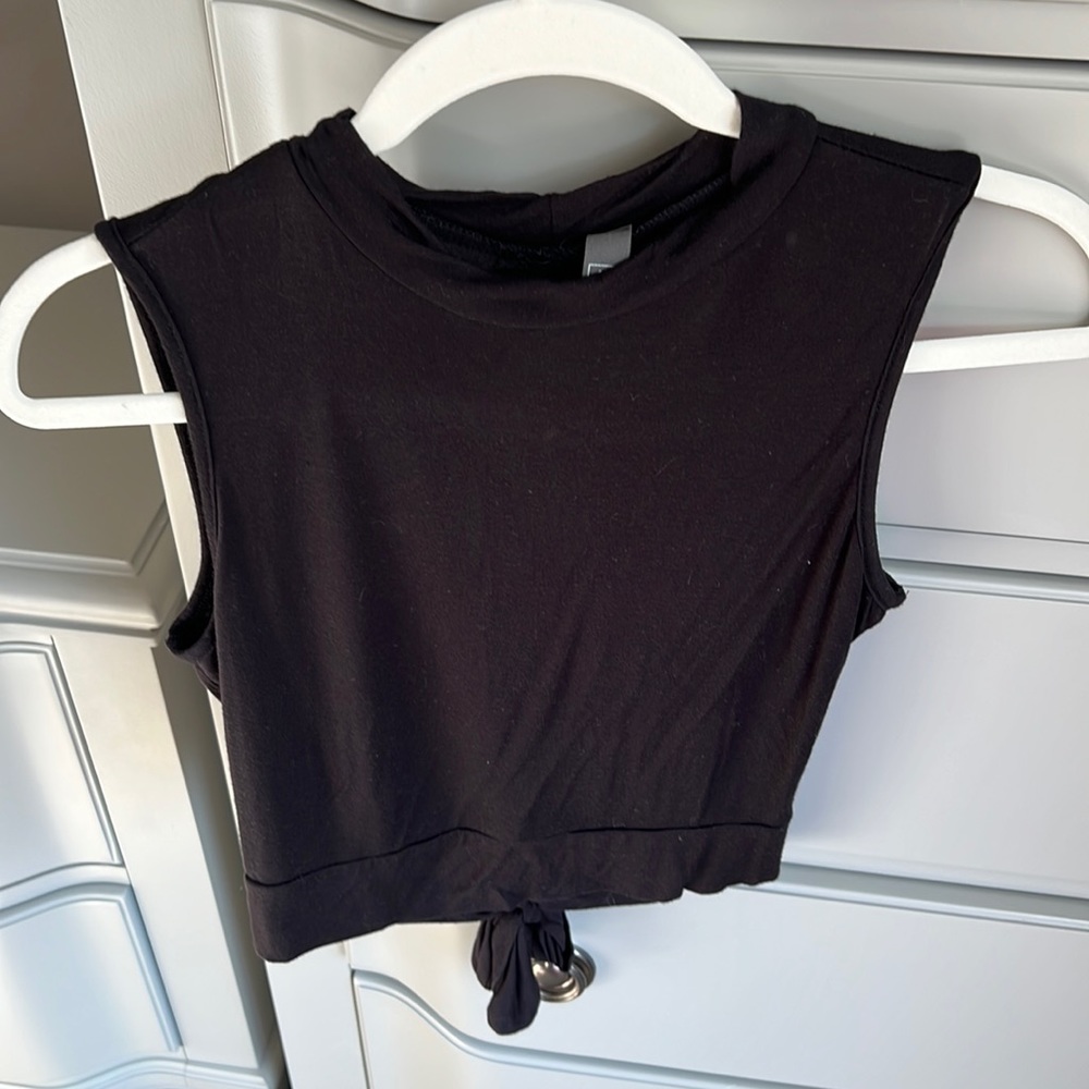 Black tank top with open back